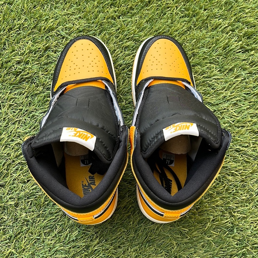Air Jordan 1 Retro High OG - Picture 3 of 5